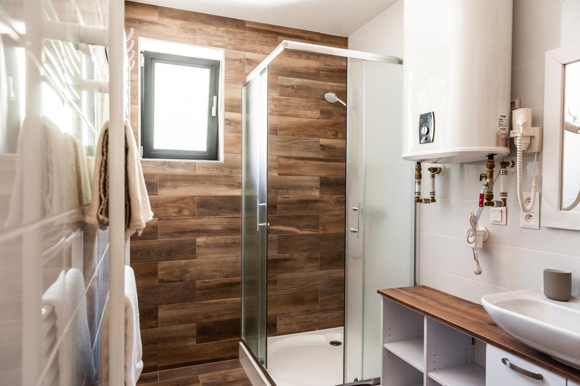 Apartmany Besen Bešeňová Esterno foto