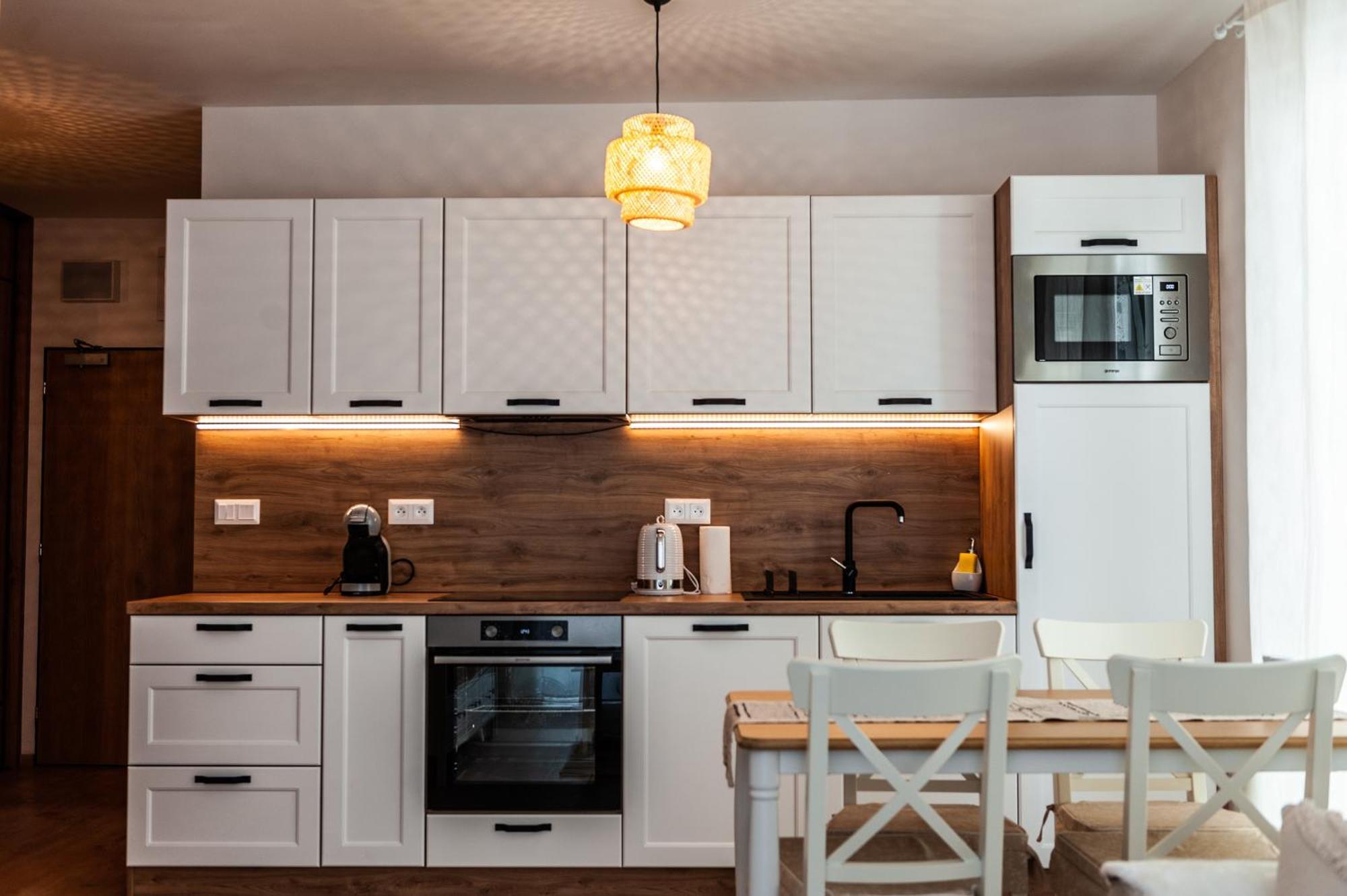 Apartmany Besen Bešeňová Esterno foto