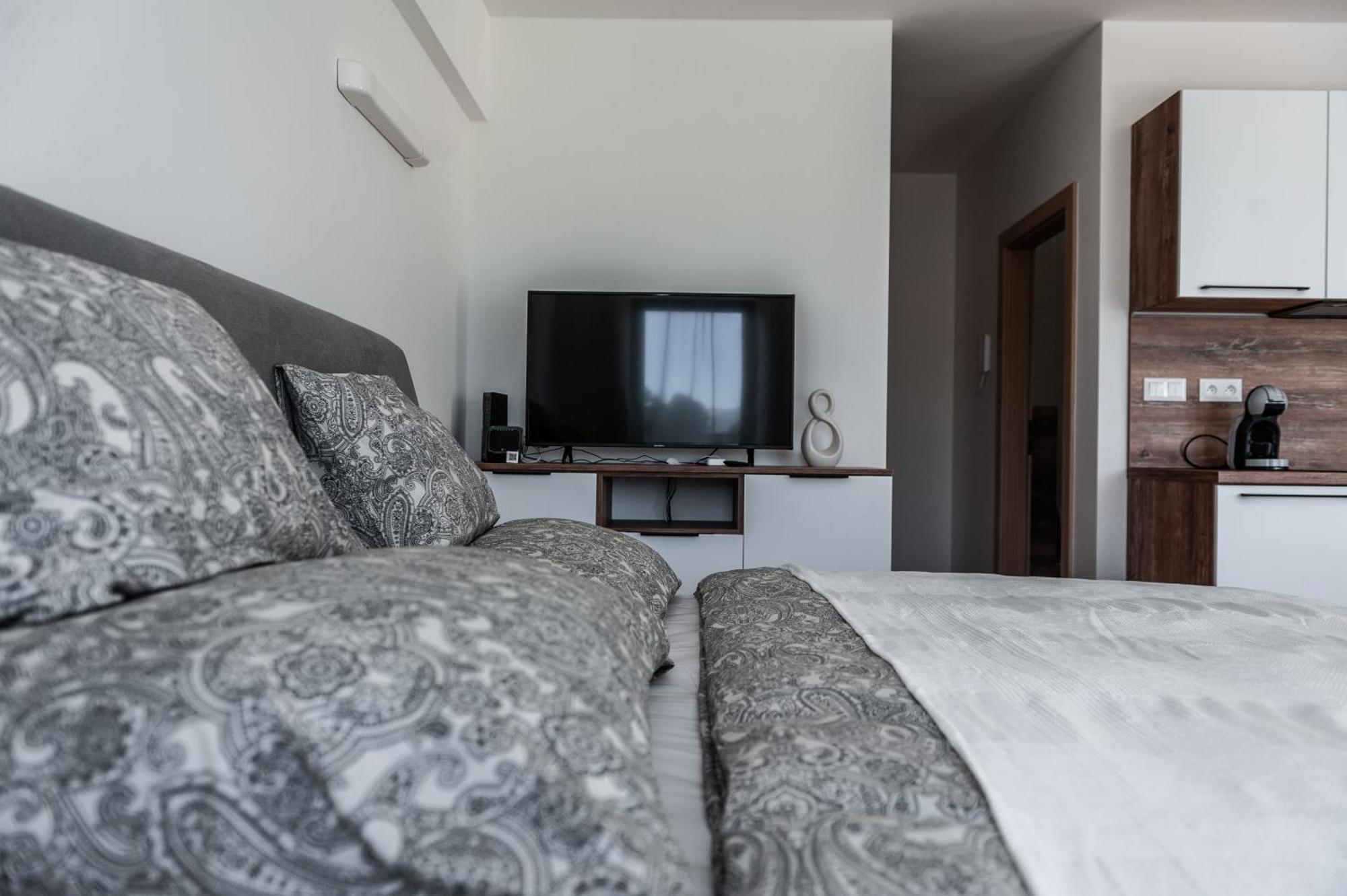 Apartmany Besen Bešeňová Esterno foto