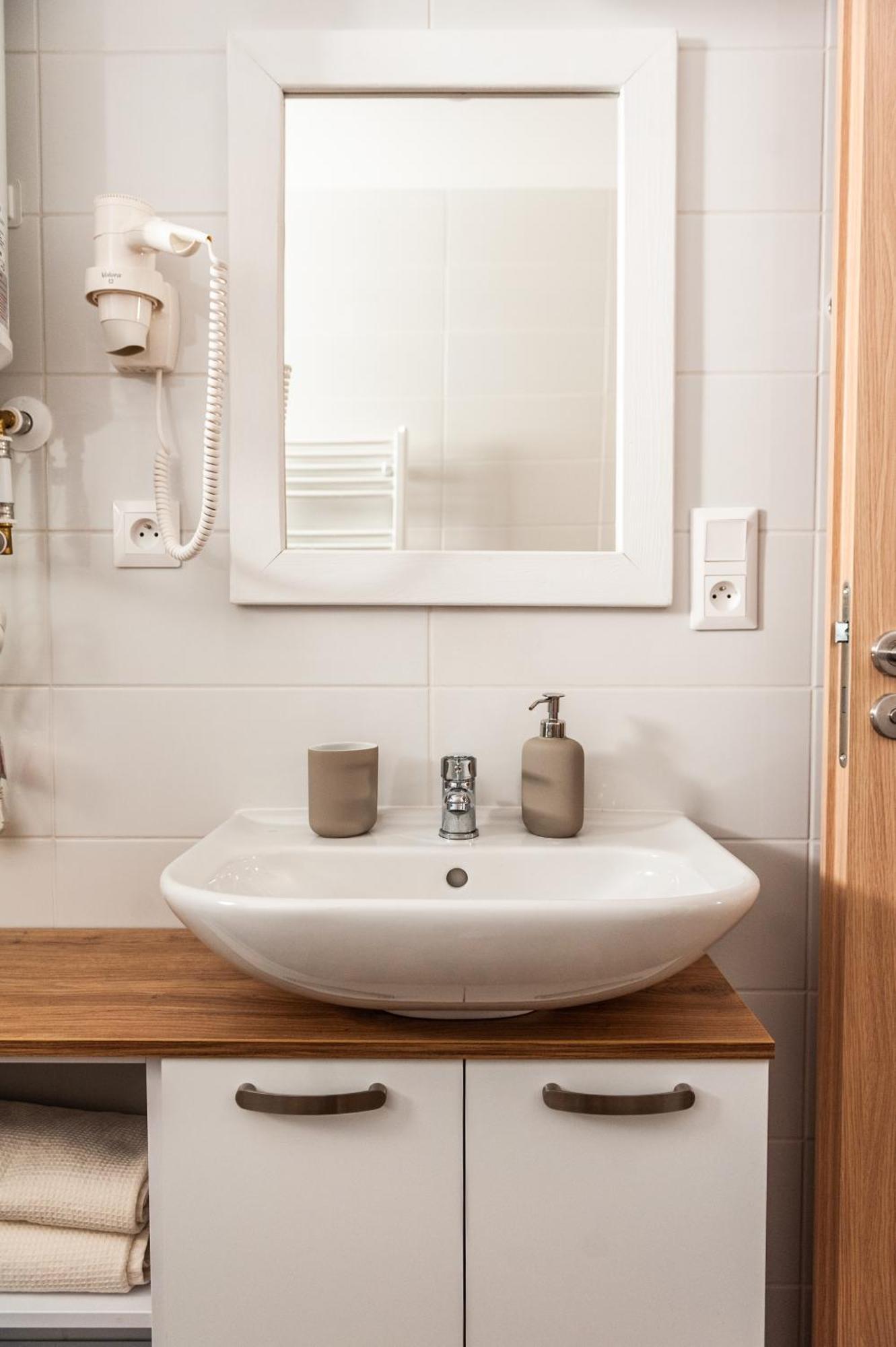 Apartmany Besen Bešeňová Esterno foto