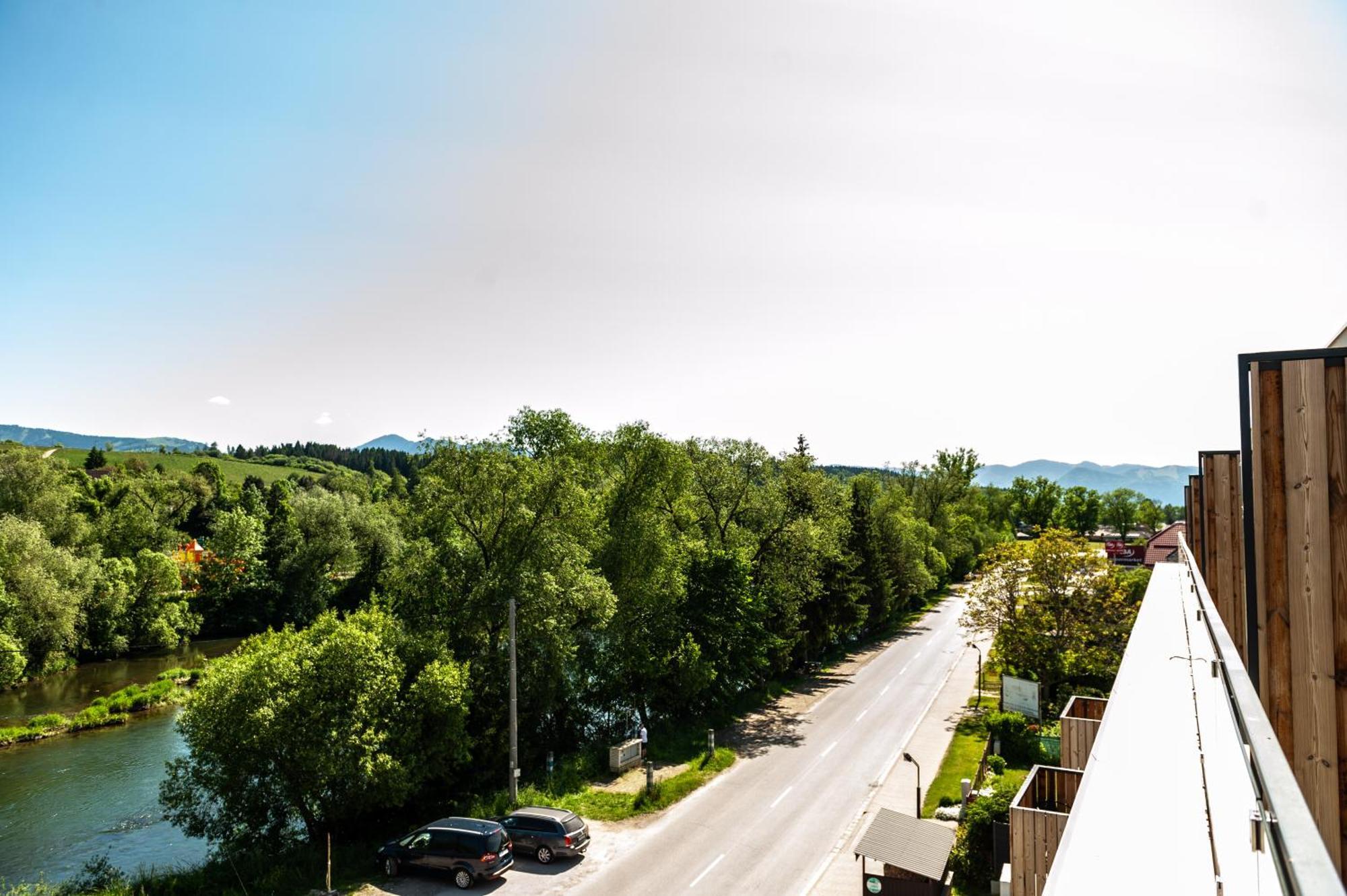 Apartmany Besen Bešeňová Esterno foto