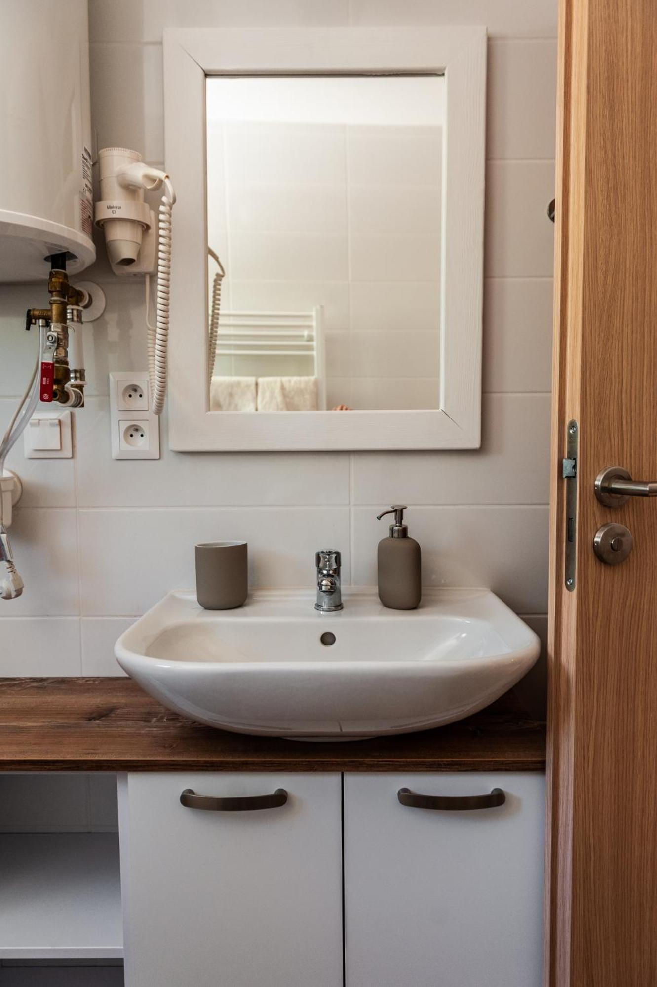 Apartmany Besen Bešeňová Esterno foto